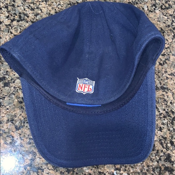 NFL Apparel - Denver Broncos hat. - Picture 2 of 3
